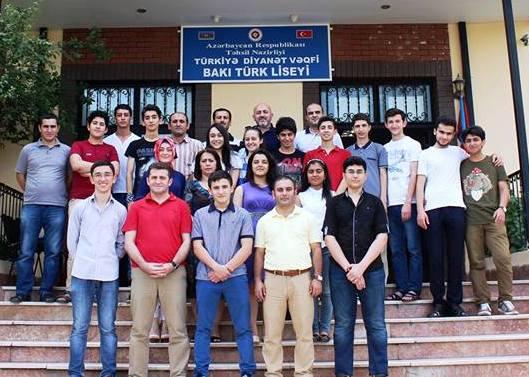 Bir sinifdən 3 məzun 700 bal topladı<b style="color:red"></b>