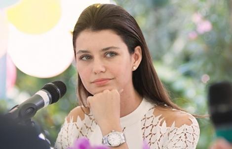Beren Saat "xalq düşməni" elan edildi<b style="color:red"></b>