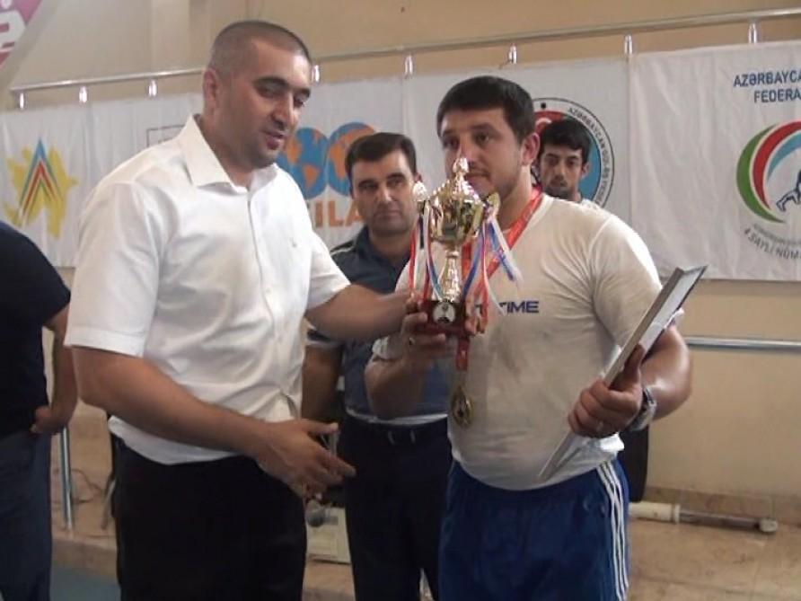 İdmançımız "Dünya rekordlar kitabı"na düşüb<b style="color:red"></b>