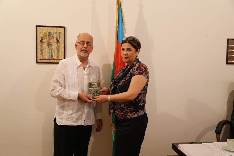 Meksika səfiri Tərcümə Mərkəzində <b style="color:red"></b>