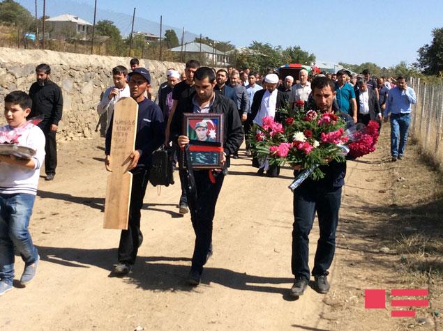 Daha bir şəhidimiz dəfn edildi<b style="color:red"></b>