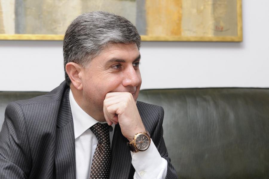 "Ruslan Çovdarov işdən öz ərizəsi ilə çıxıb"<b style="color:red"></b>