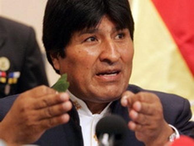 Boliviya prezidenti futbol oynadı - <b style="color:red">Video</b>