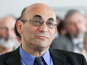 Arif Yunus məhkəmə zalından azadlığa buraxıldı<b style="color:red"></b>