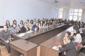 Dillər Universitetində “Reproduktiv sağlamlıq” adlı tədbir <b style="color:red"></b>