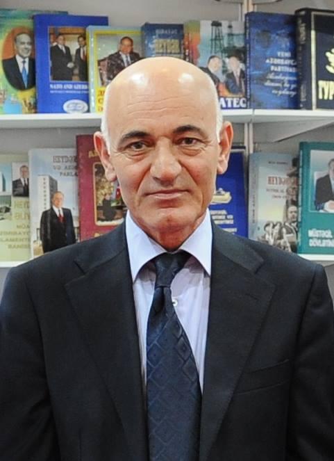 "Ərizə ilə müraciət etmişəm" - <b style="color:red">Vaqif Bəhmənli "Facebook"da yazdı</b>