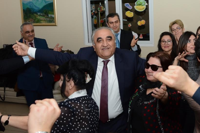 UNEC bayramı ahıllarla birlikdə keçirdi - <b style="color:red">Fotolar</b>