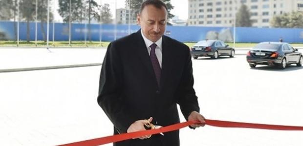Prezident Yeni Ağdağ gips zavodunun açılışında<b style="color:red"></b>