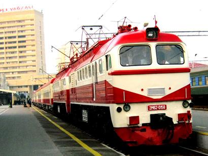 Ukraynadan gələn ikinci qatar Bakıdan yola salınır<b style="color:red"></b>
