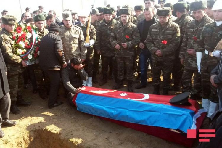 Şəhid olan kiçik çavuş dəfn edildi<b style="color:red"></b>
