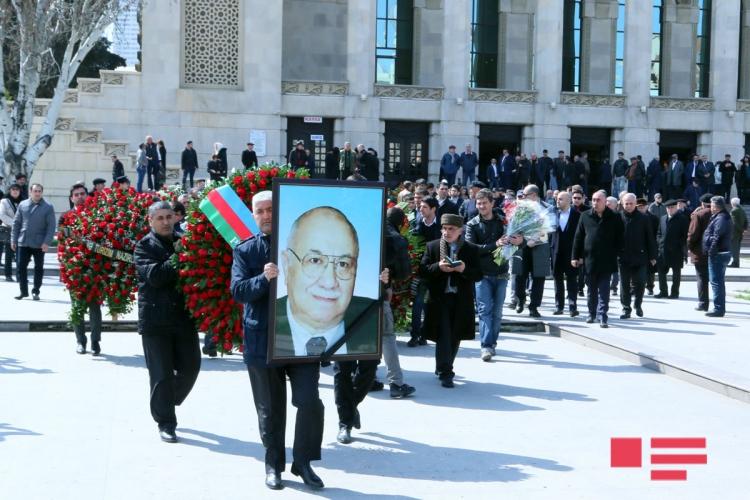 Maqsud İbrahimbəyovla vida mərasimi başa çatdı<b style="color:red"></b>