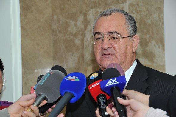 “Bankların yalnız dollarla kredit təklif etməsi insan hüquqlarına ziddir, amma...”<b style="color:red"></b>