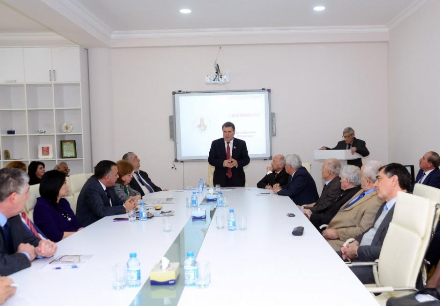 Ədəbiyyat İnstitutunda elmi-yaradıcılıq müşavirəsi <b style="color:red"></b>