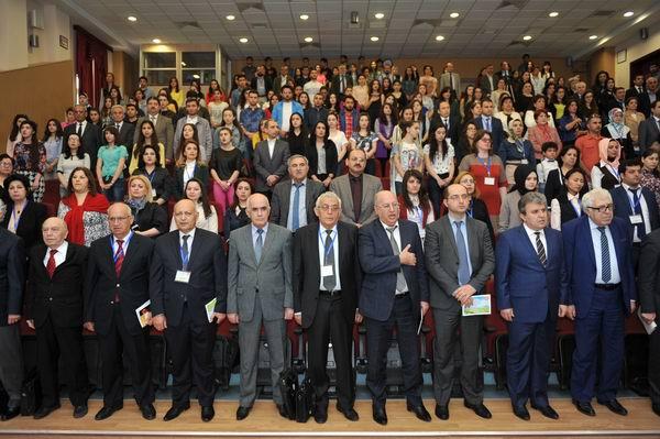 III Beynəlxalq Uşaq Ədəbiyyatı Simpoziumu işə başladı<b style="color:red"></b>