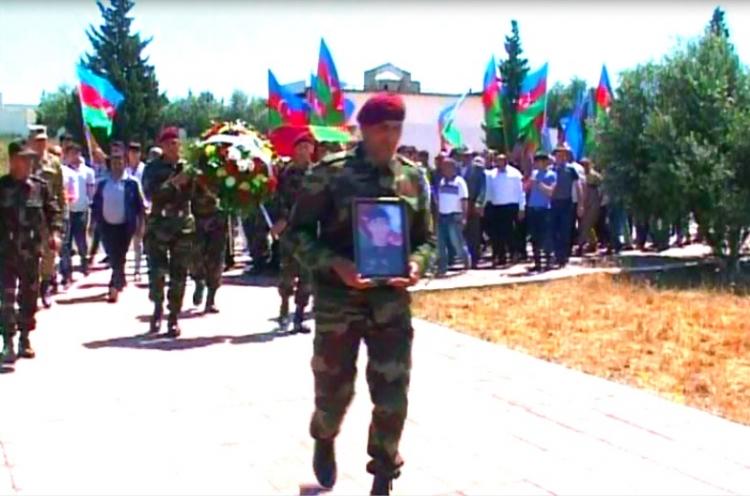 Şəhid hərbçimiz dəfn edildi<b style="color:red"></b>