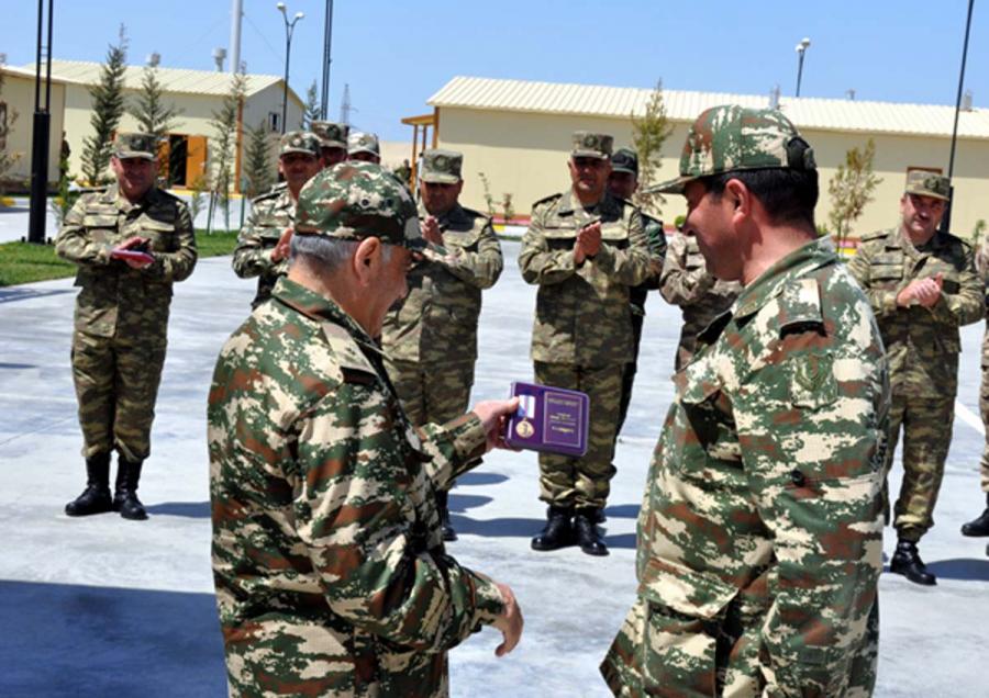 Bir qrup veteran cəbhə bölgəsində<b style="color:red"></b>