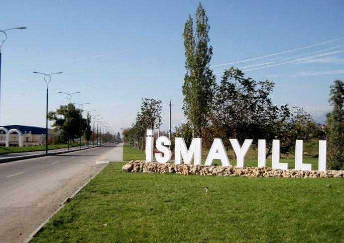 İsmayıllıda təbii fəlakətin avtomobil yollarına vurduğu ziyan aradan qaldırılır<b style="color:red"></b>