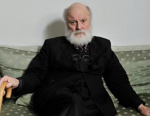 İngiltərənin tanınmış şairi vəfat edib<b style="color:red"></b>