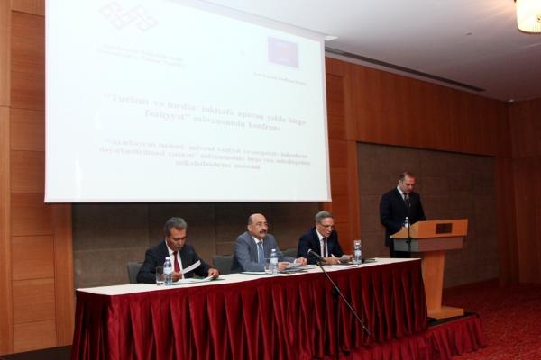 “Turizm və media: inkişafa aparan yolda birgə fəaliyyət” müzakirə olundu - <b style="color:red">Fotoreportaj</b>