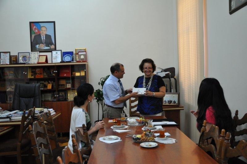 Kolumbiyalı diplomat Milli Kitabxanada <b style="color:red"></b>