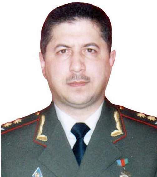 Korpus komandiri intihar etmiş əsgərin dəfn mərasiminə qatılıb<b style="color:red"></b>