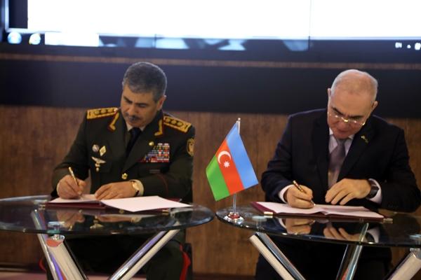 Müdafiə Nazirliyi ilə Müdafiə Sənayesi Nazirliyi arasında memorandum<b style="color:red"></b>
