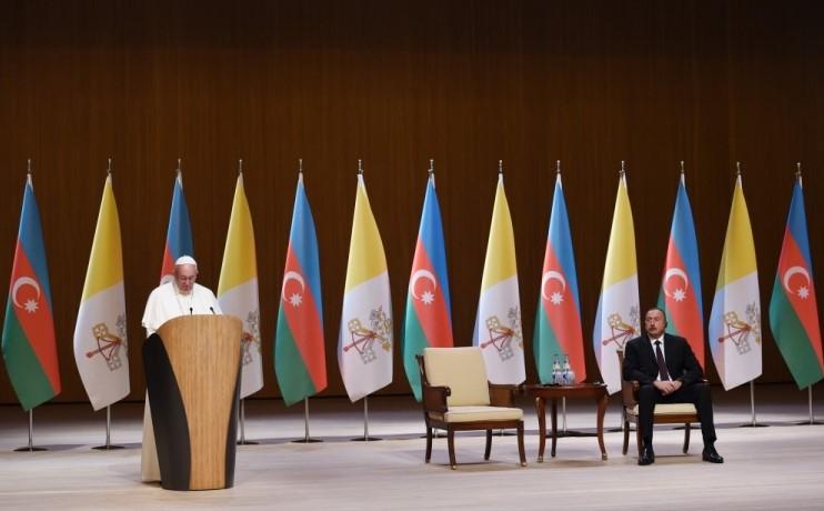 Roma Papası: "Arzu edirəm ki, Qafqazdakı münaqişələr həllini tapsın"<b style="color:red"></b>