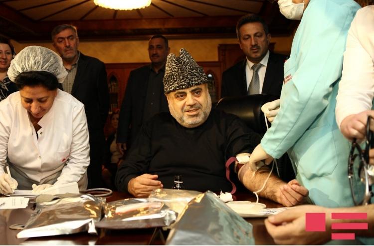 Allahşükür Paşazadə, Kamal Abdulla və digər rəsmi şəxslər qan veriblər<b style="color:red"></b>