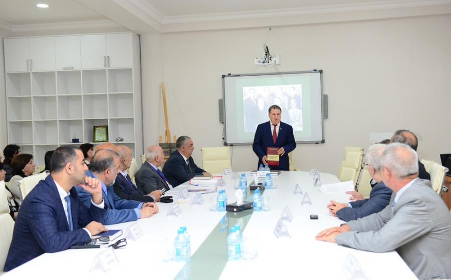 "Məhəmməd Əmin Rəsulzadə" kitabı təqdim edildi<b style="color:red"></b>