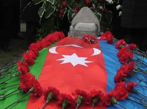 Şəhid hərbçimiz dəfn edildi<b style="color:red"></b>