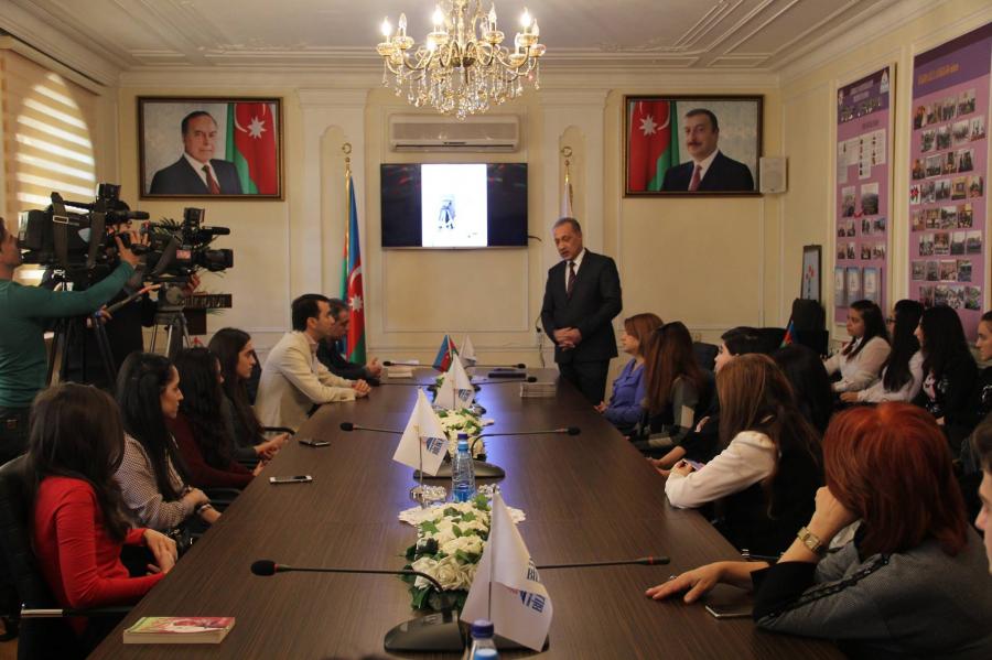 Bilik Fondunda Səlim Babullaoğlu ilə “İmzalı görüş” - <b style="color:red">Fotolar</b>