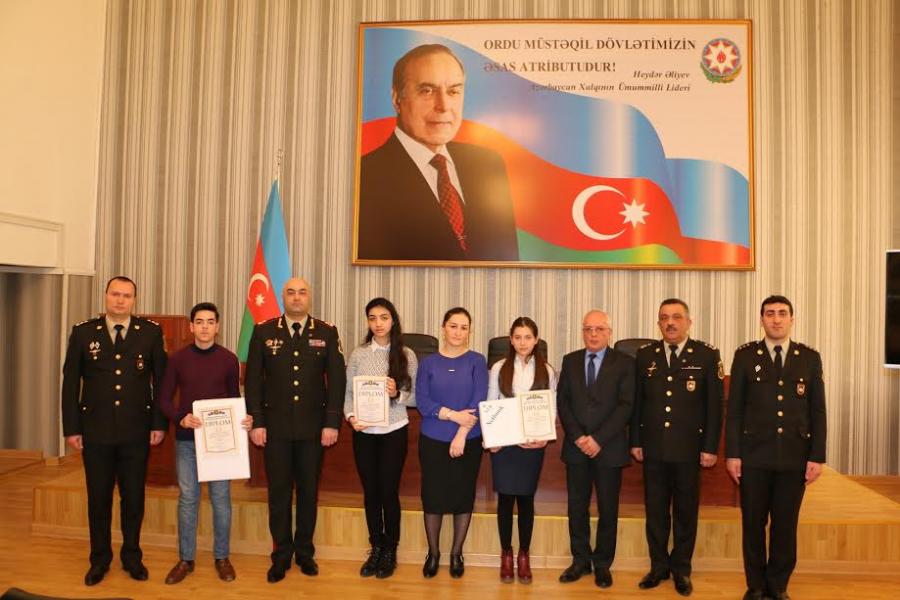 “Sabahın əsgəri” yazı müsabiqəsinin qalibləri mükafatlandırıldı<b style="color:red"></b>