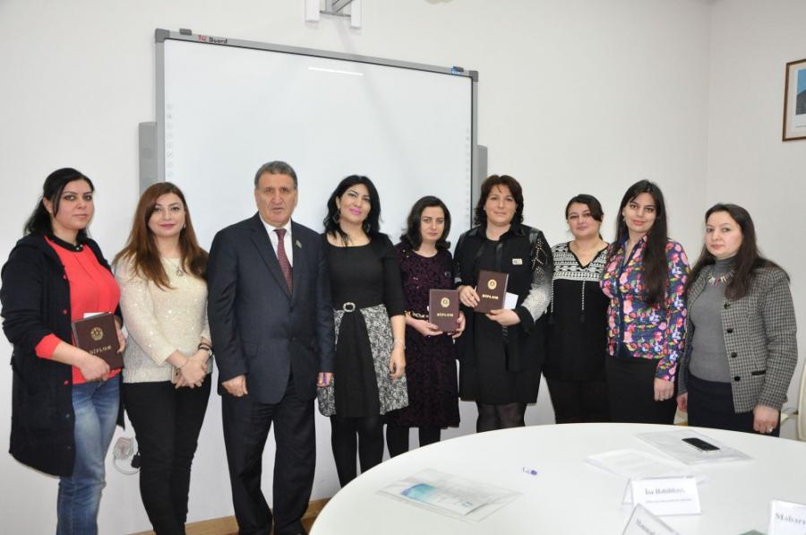 Gənc ədəbiyyatşünaslar “İlin gənc alimi” diplomu ilə təltif edildilər<b style="color:red"></b>