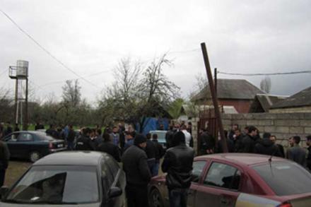 Lənkəranda maaşını ala bilməyənlər aksiya keçiriblər<b style="color:red"></b>