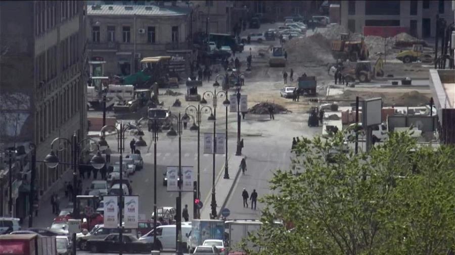 Bakının mərkəzi yolu bağlandı<b style="color:red"></b>