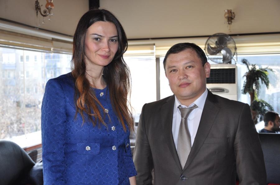 Qənirə Paşayeva qırğız deputatla görüşüb<b style="color:red"> (Foto)</b>