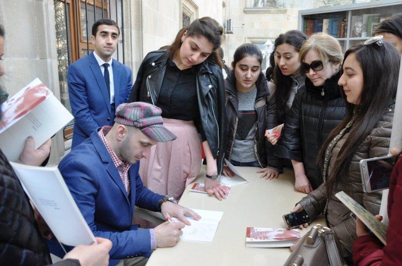 Kekelidzenin "Quriya gündəlikləri" Azərbaycan dilində - <b style="color:red">Fotolar</b>