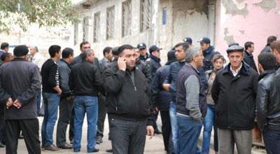 Bakıda məcburi köçkünlər yolu bağladılar <b style="color:red">(Video)</b>