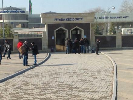 “Sınıq Körpü”də gömrük işçisi döyülüb?<b style="color:red"></b>