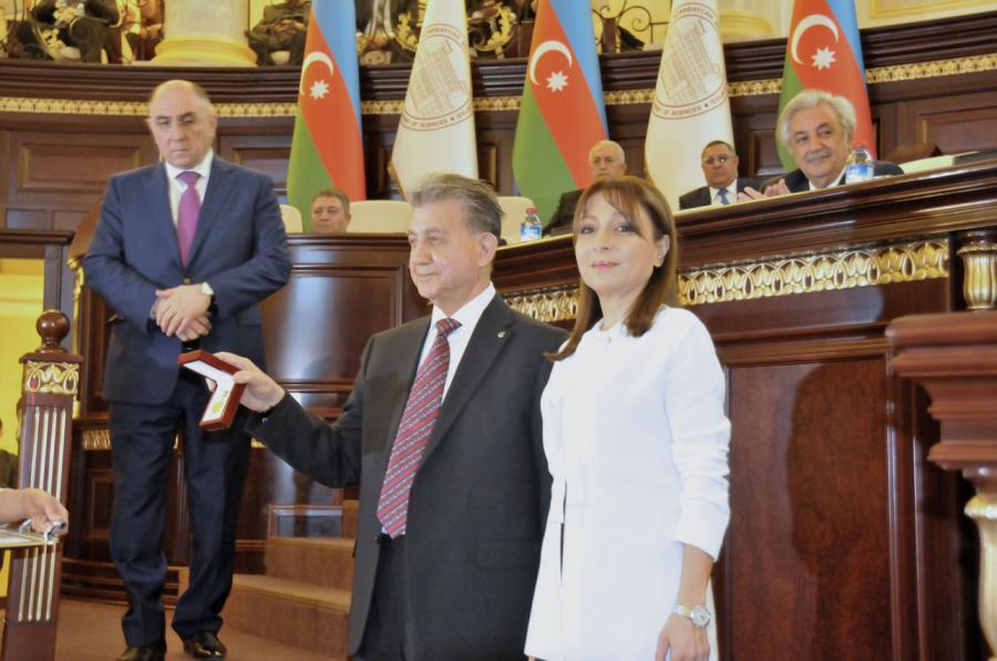 "Ən müqəddəs vəzifəmiz Nizaminin adını Oksfordda daimi yaşatmaqdır"<b style="color:red"></b>