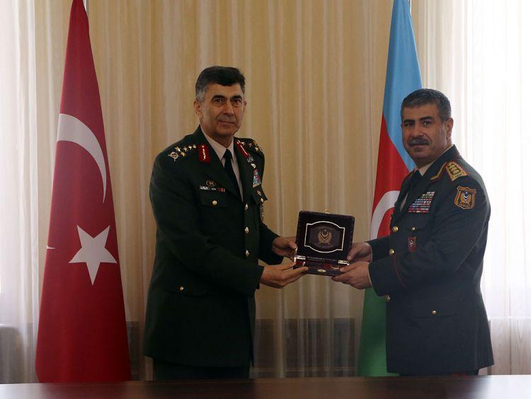 Türkiyə Quru Qoşunları komandanı medalla təltif edildi<b style="color:red"></b>