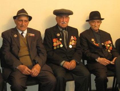Böyük Vətən müharibəsi iştirakçılarına yardım edildi<b style="color:red"></b>