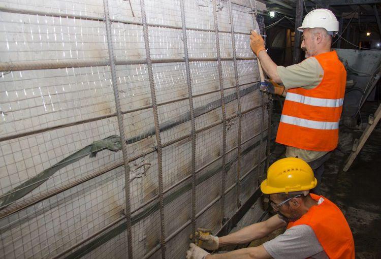 "Nizami" metro stansiyasında ilk dörd panno bərpa edildi<b style="color:red"></b>