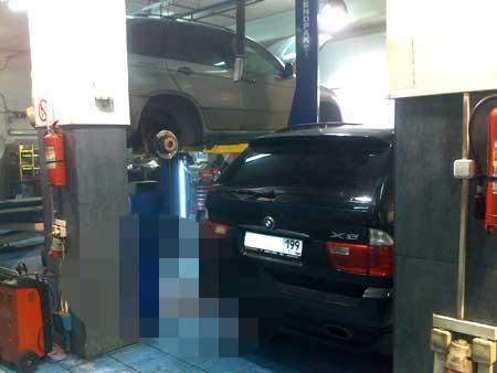 Bakıda “BMW X5” insanların üstünə düşdü<b style="color:red"></b>