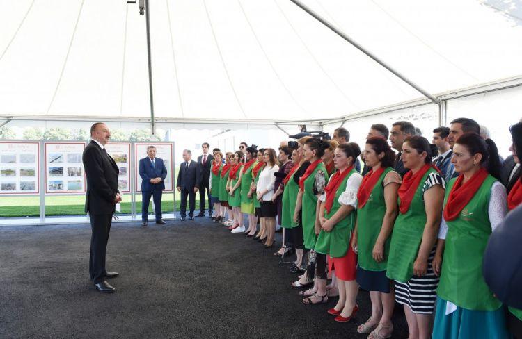Prezident Zaqatalada qızılgül yağı istehsalı müəssisəsində<b style="color:red"></b>