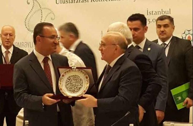 Bəkir Bozdağ: ”Məzhəbçilik böyük fitnədir”<b style="color:red"></b>