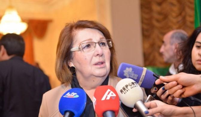 Ofeliya Sənani: “Biz diktorlar bu yaşda yetim qaldıq”<b style="color:red"></b>