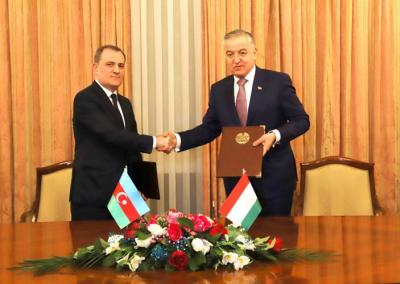 Ceyhun Bayramov Tacikistanın xarici işlər naziri ilə görüşüb