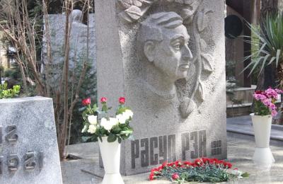 Rəsul Rzanın vəfatından 40 il keçdi