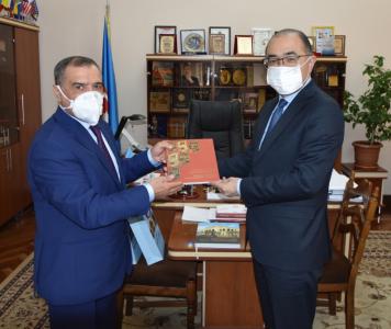 Milli Kitabxananın Özbəkistan kitabxanaları ilə əlaqələri müzakirə edilib